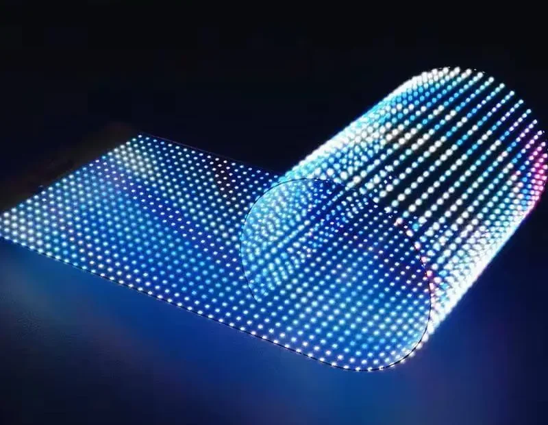 Fleksibilna transparentna LED površina